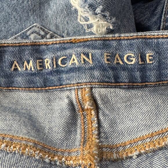 American Eagle SZ 8 Mom Jean Shorts Distressed Hi-Rise Zip-Fly Whiskered Frayed - Picture 8 of 11